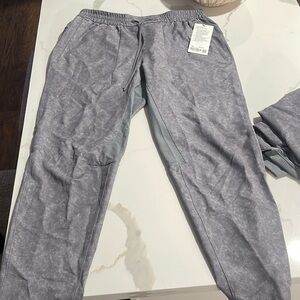 Mens lululemon pants. XXL brand new.!